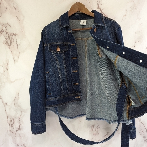 CAbi Jacket Women Small Dylan 5662 Jean Denim Belted Button Fringe Fray Raw Hem - Picture 10 of 14